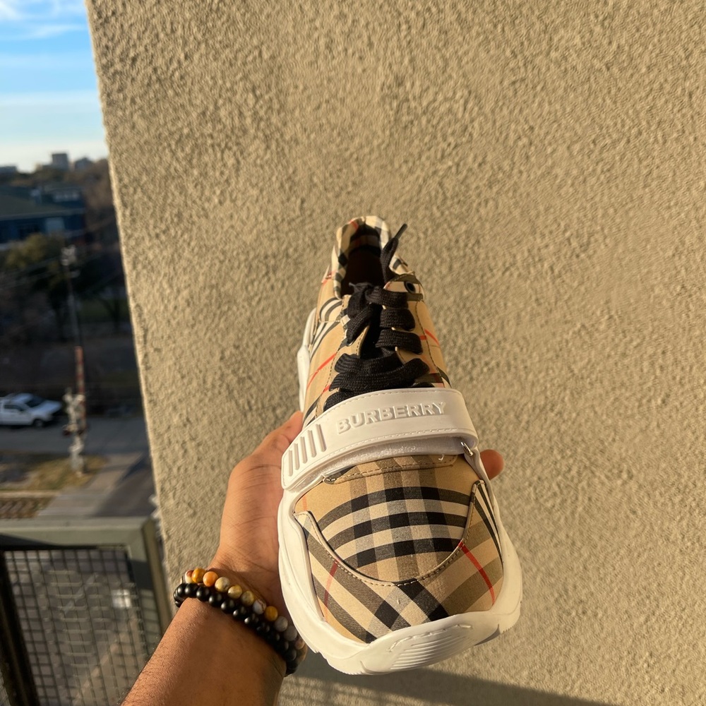 Burberry Men Trainers Size 45 - Picture 6 of 7